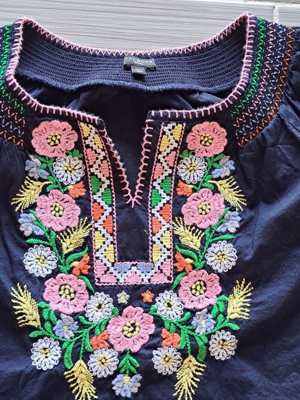 Talbots Petites Navy Heavily Embroidered Floral Blouse M/P Cotton Short Sleeve - Picture 4 of 10